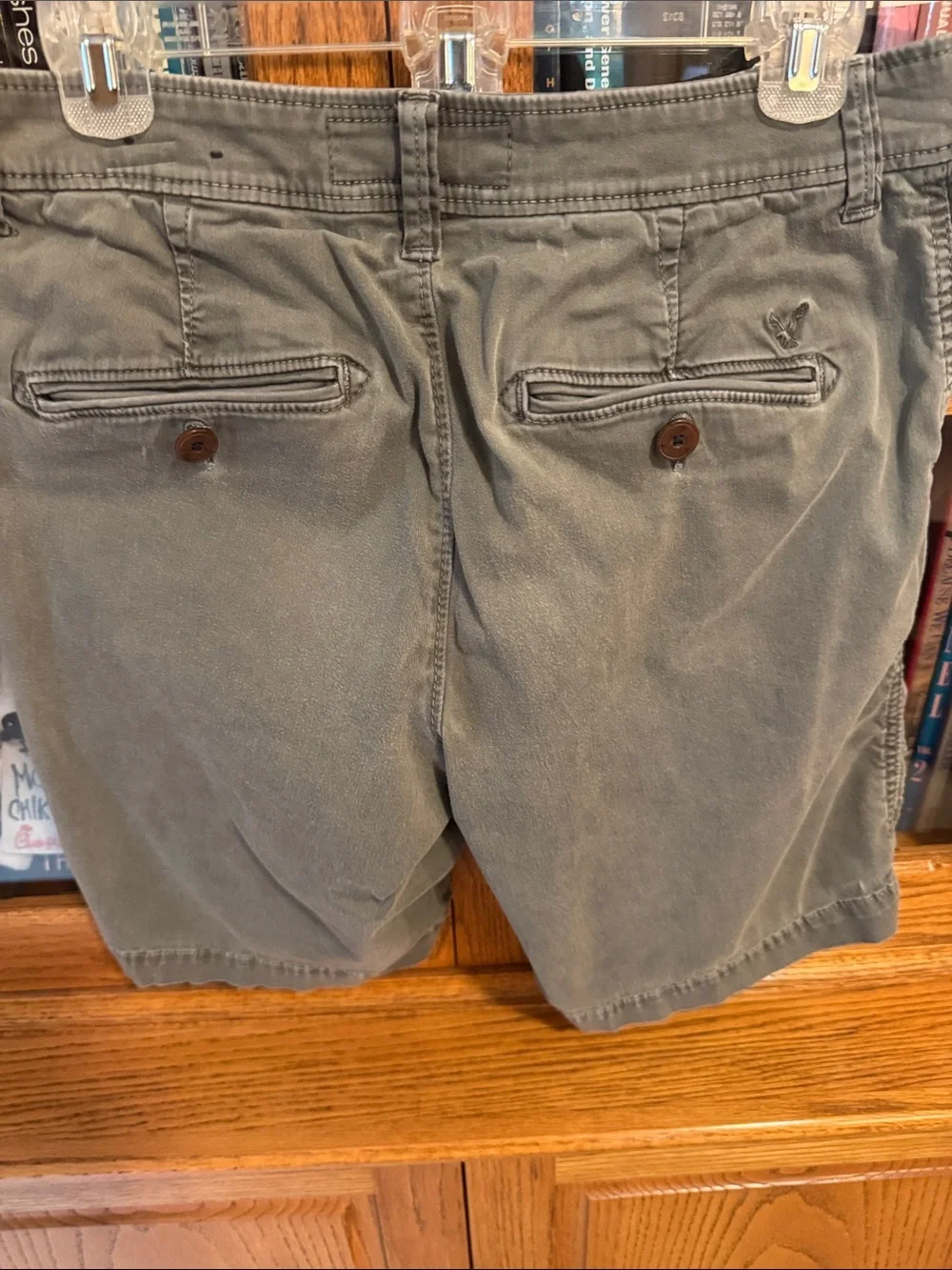 American Eagle Outfitters Men's Olive Flat-Front Cotton Shorts